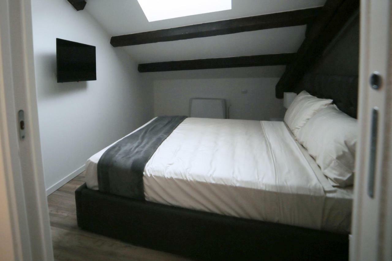 Moscova Attic Near Duomo Lägenhet Milano Exteriör bild